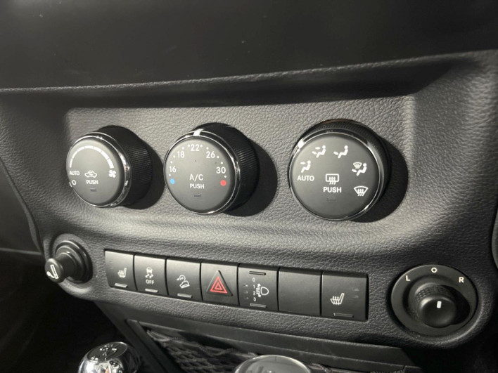 2017 Chrysler Jeep Wrangler Unlimited ABA-JK36L (UW-6a068d26a0061)[29]
