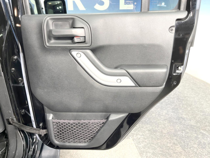 2017 Chrysler Jeep Wrangler Unlimited ABA-JK36L (UW-6a068d26a0061)[14]