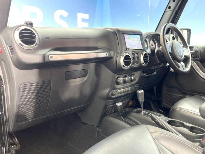 2017 Chrysler Jeep Wrangler Unlimited ABA-JK36L (UW-6a068d26a0061)[8]