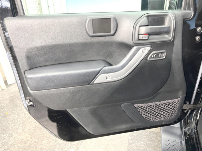 2017 Chrysler Jeep Wrangler Unlimited ABA-JK36L (UW-6a068d26a0061)[9]