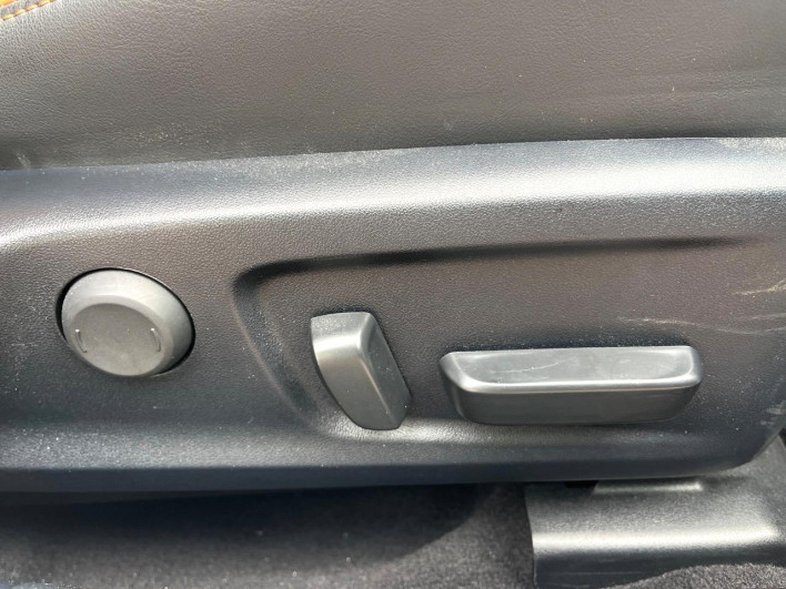 2020 Lexus IS 3BA-ASE30 (UW-6a068d3eed630)[26]