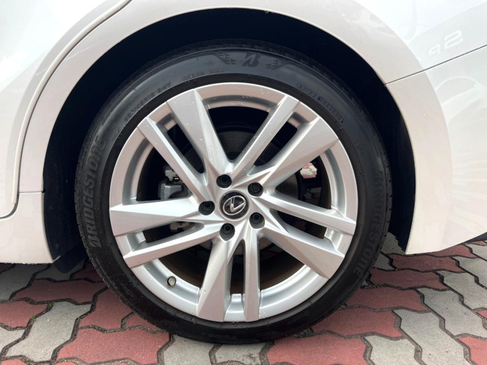 2020 Lexus IS 3BA-ASE30 (UW-6a068d3eed630)[14]