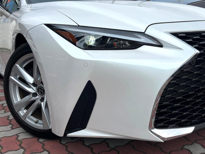 2020 Lexus IS 3BA-ASE30 (UW-6a068d3eed630)[21]
