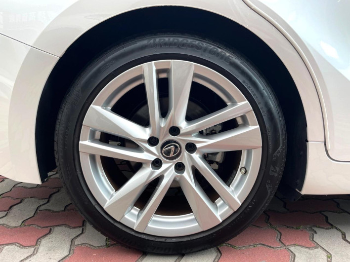 2020 Lexus IS 3BA-ASE30 (UW-6a068d3eed630)[13]