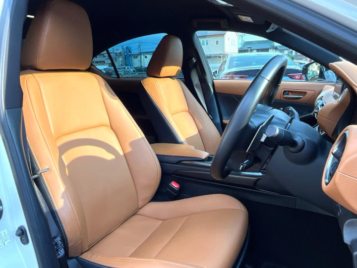 2020 Lexus IS 3BA-ASE30 (UW-6a068d3eed630)[28]