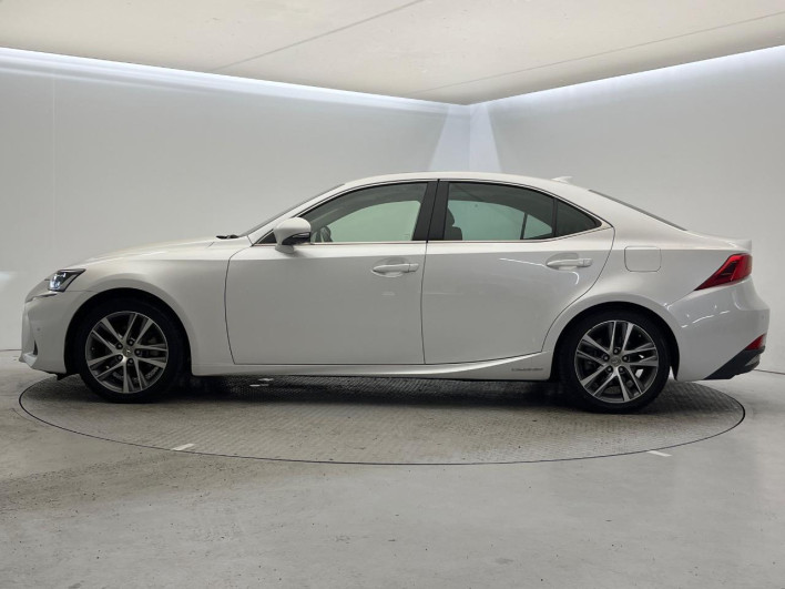 2017 Lexus IS DAA-AVE30 (UW-6a068d40eb29f)[27]