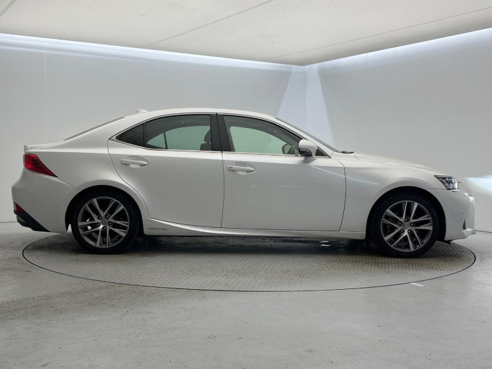 2017 Lexus IS DAA-AVE30 (UW-6a068d40eb29f)[13]