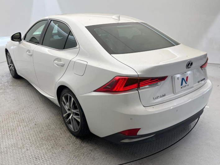 2017 Lexus IS DAA-AVE30 (UW-6a068d40eb29f)[25]