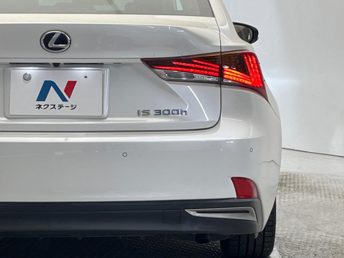 2017 Lexus IS DAA-AVE30 (UW-6a068d40eb29f)[17]