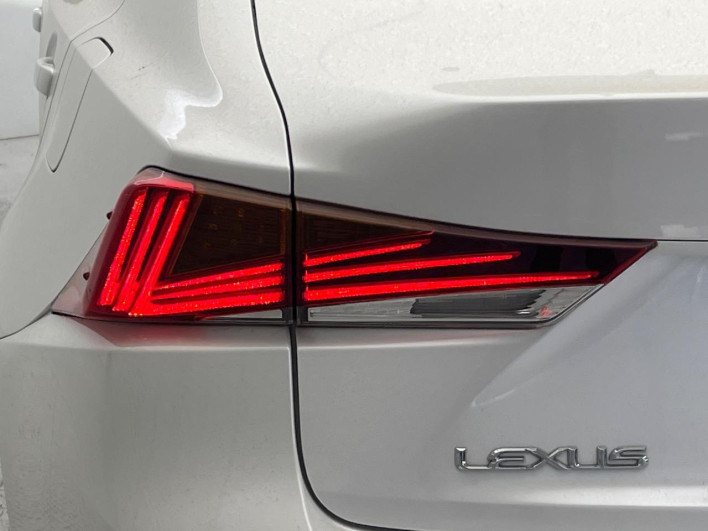 2017 Lexus IS DAA-AVE30 (UW-6a068d40eb29f)[18]