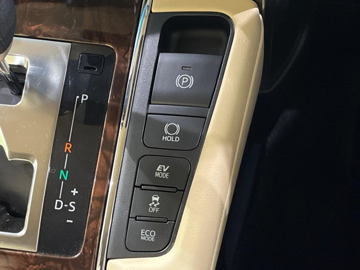 2019 Toyota Alphard Hybrid DAA-AYH30W (UW-6a068d4d6d249)[27]