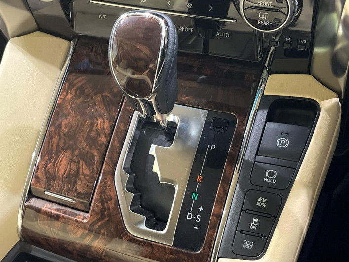 2019 Toyota Alphard Hybrid DAA-AYH30W (UW-6a068d4d6d249)[26]