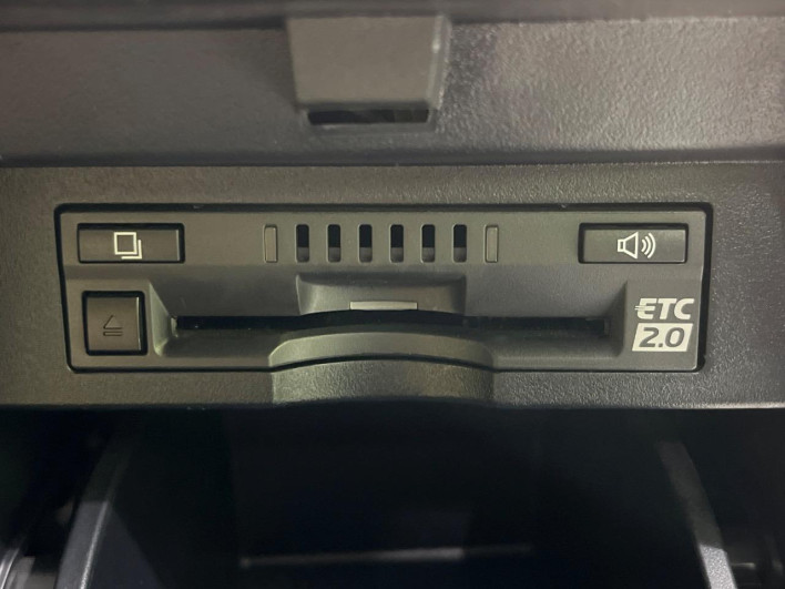 2019 Toyota Alphard Hybrid DAA-AYH30W (UW-6a068d4d6d249)[17]