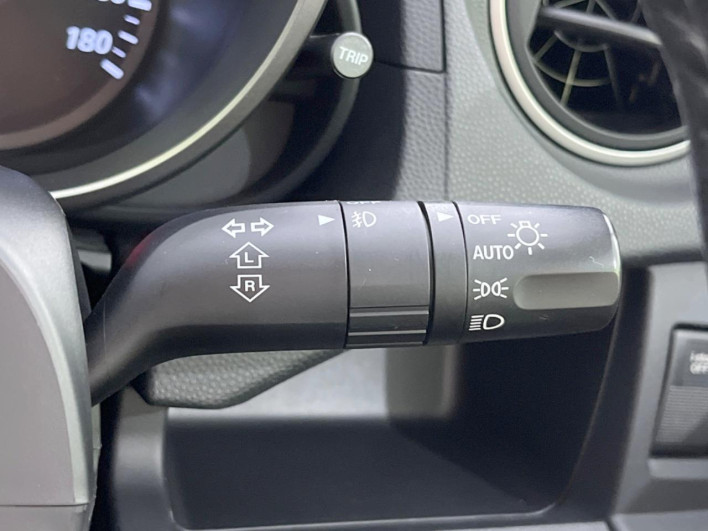 2014 Mazda Premacy DBA-CWFFW (UW-6a068d6caf841)[29]