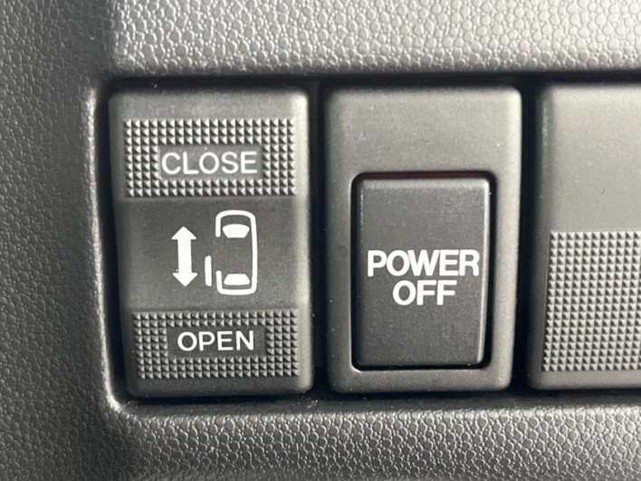 2014 Mazda Premacy DBA-CWFFW (UW-6a068d6caf841)[21]