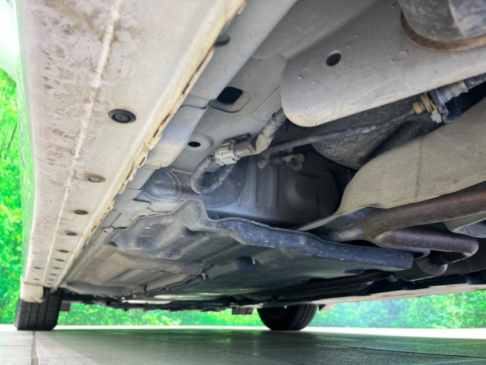 2021 Nissan Note 6AA-E13 (UW-6a068d775522b)[12]