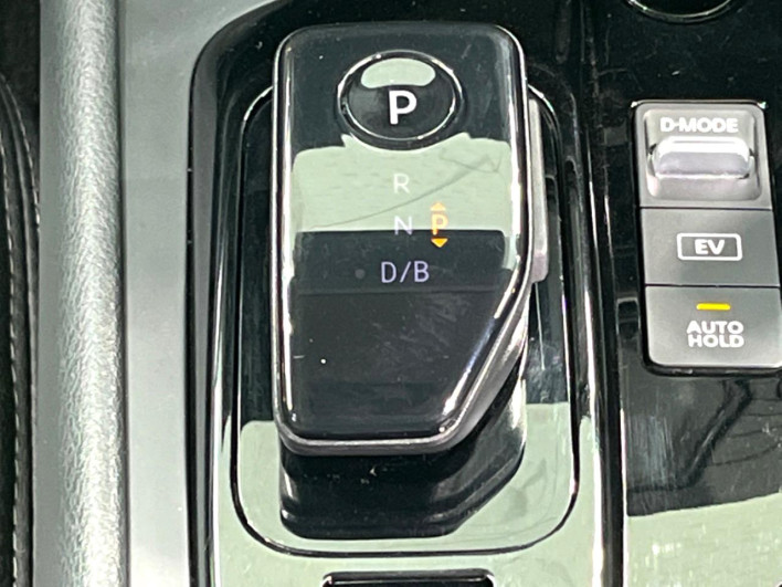 2021 Nissan Note 6AA-E13 (UW-6a068d775522b)[21]