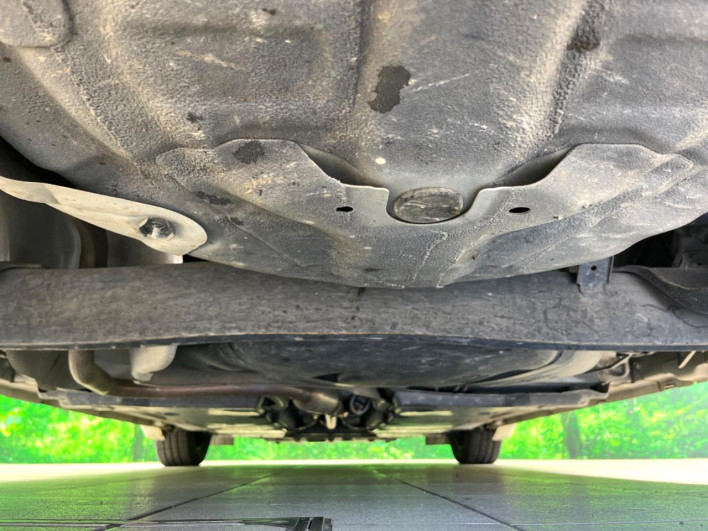 2021 Nissan Note 6AA-E13 (UW-6a068d775522b)[9]