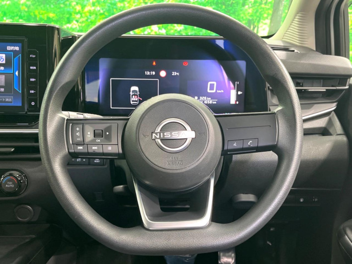 2021 Nissan Note 6AA-E13 (UW-6a068d775522b)[23]