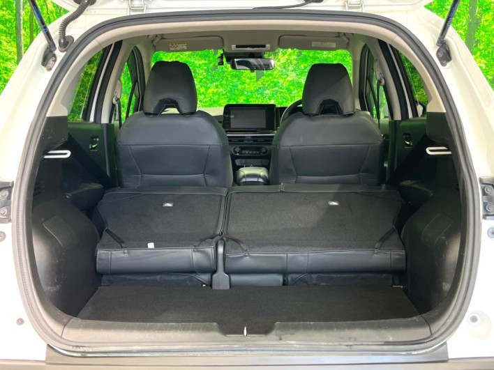 2021 Nissan Note 6AA-E13 (UW-6a068d775522b)[14]
