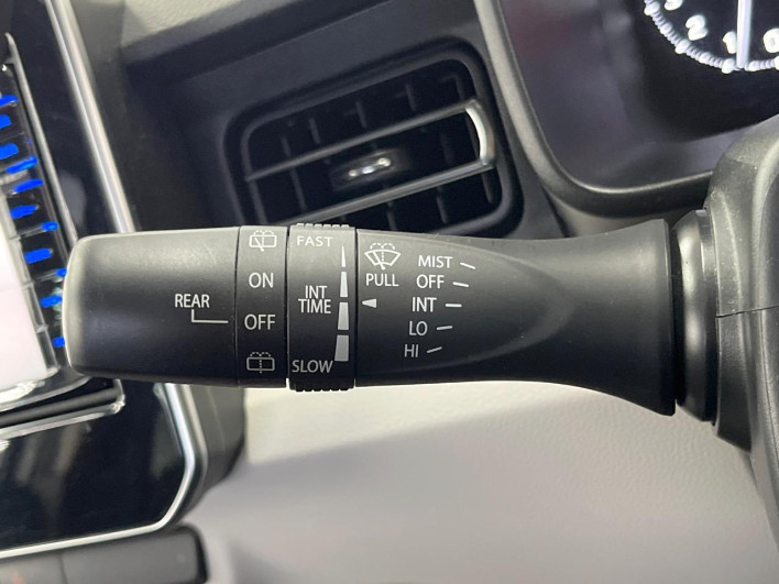 2017 Suzuki Ignis DAA-FF21S (UW-6a068d7d00b1a)[16]