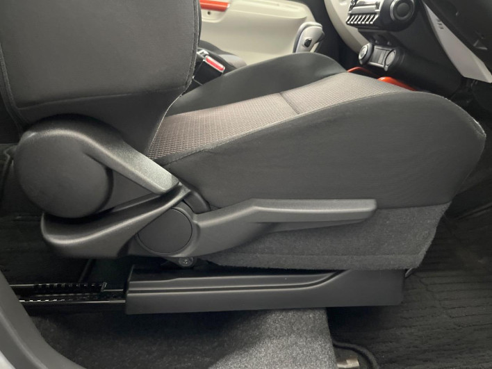 2017 Suzuki Ignis DAA-FF21S (UW-6a068d7d00b1a)[12]