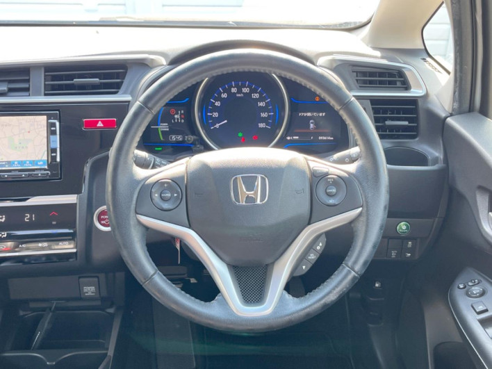 2015 Honda Fit Hybrid DAA-GP5 (UW-6a068d90cb6ca)[14]