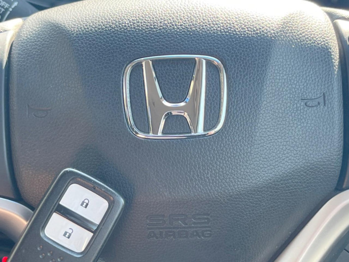2015 Honda Fit Hybrid DAA-GP5 (UW-6a068d90cb6ca)[26]