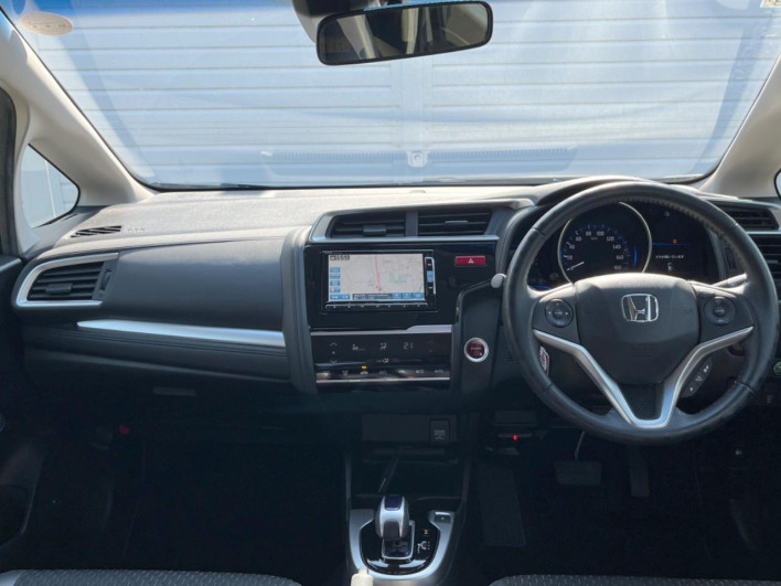2015 Honda Fit Hybrid DAA-GP5 (UW-6a068d90cb6ca)[13]