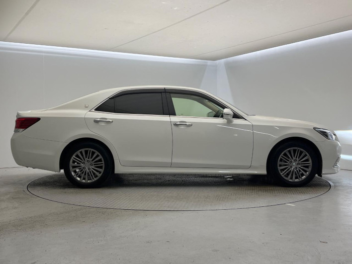 2016 Toyota Crown DBA-GRS210 (UW-6a068d96242bd)[14]