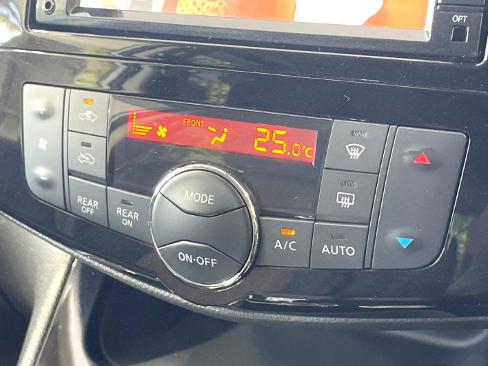 2015 Nissan Serena DAA-HFC26 (UW-6a068daab7347)[24]