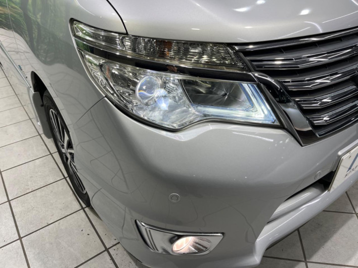 2015 Nissan Serena DAA-HFC26 (UW-6a068dac4dd71)[23]