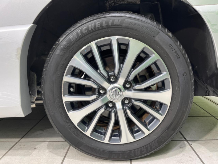 2015 Nissan Serena DAA-HFC26 (UW-6a068dac4dd71)[20]