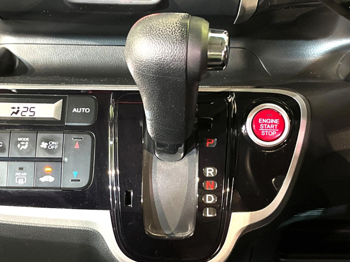 2013 Honda N-BOX CUSTOM DBA-JF1 (UW-6a068db87648f)[14]