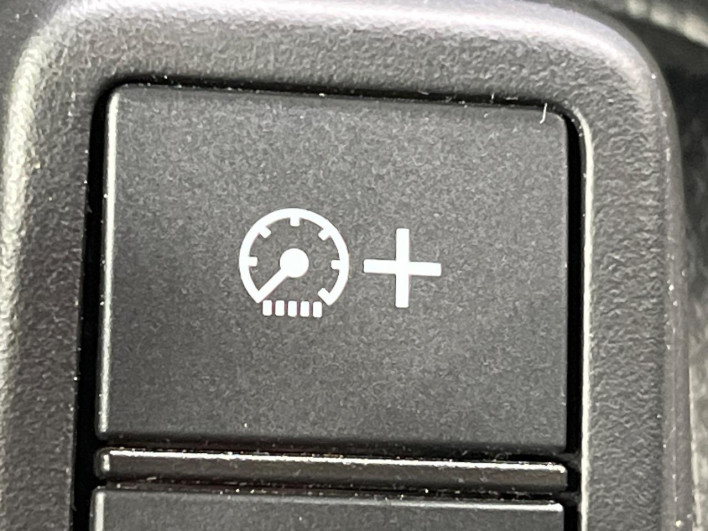 2022 Honda N-BOX CUSTOM 6BA-JF3 (UW-6a068dc6988d7)[11]