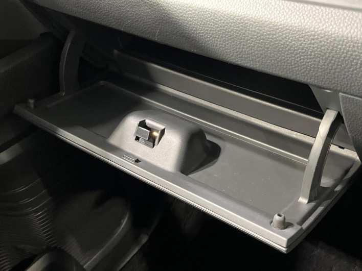 2022 Honda N-BOX CUSTOM 6BA-JF3 (UW-6a068dc6988d7)[24]