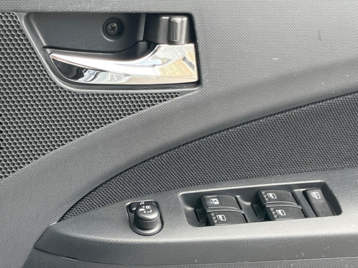 2012 Daihatsu Move DBA-LA100S (UW-6a068de5878a6)[23]