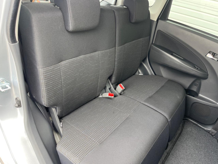 2012 Daihatsu Move DBA-LA100S (UW-6a068de5878a6)[19]