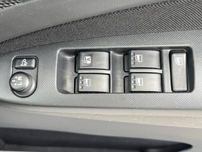 2012 Daihatsu Move DBA-LA100S (UW-6a068de5878a6)[24]
