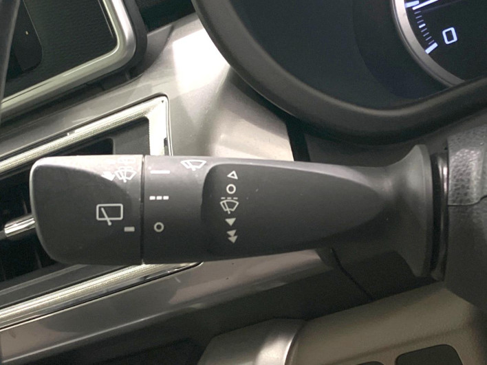 2018 Daihatsu Cast DBA-LA250S (UW-6a068de9b28fe)[20]