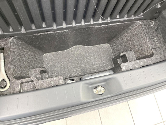 2018 Daihatsu Cast DBA-LA250S (UW-6a068dead12ac)[25]