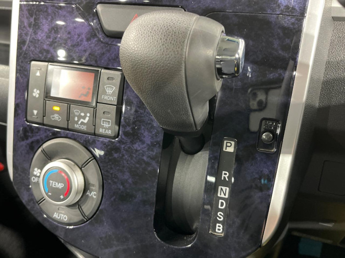 2016 Daihatsu Tanto DBA-LA600S (UW-6a068df012a95)[24]