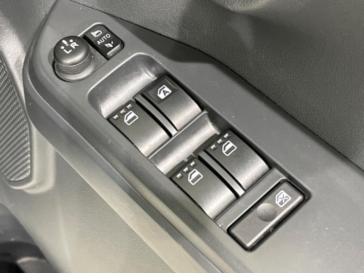 2019 Toyota Pixis Mega DBA-LA710A (UW-6a068df98255c)[6]