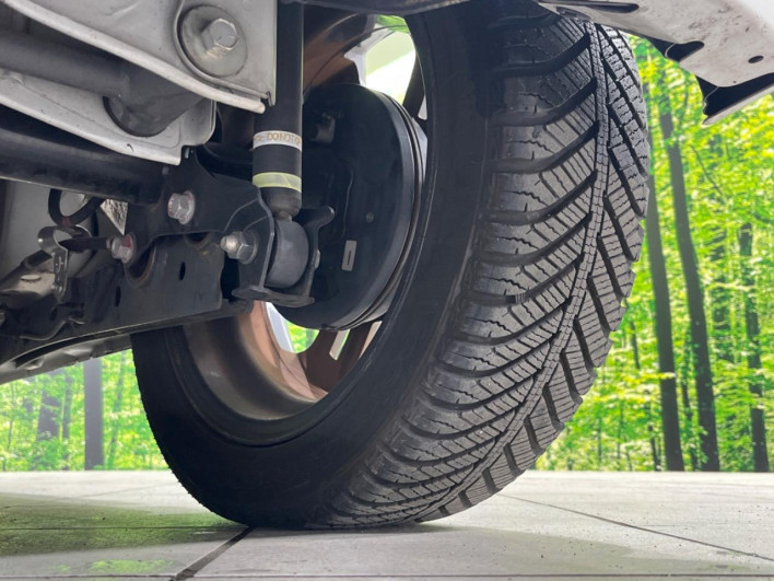 2019 Toyota Pixis Mega DBA-LA710A (UW-6a068df98255c)[14]