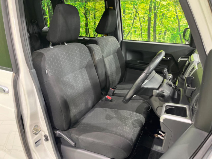 2019 Toyota Pixis Mega DBA-LA710A (UW-6a068df98255c)[26]