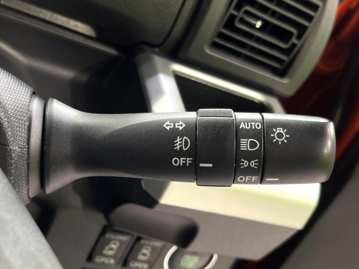2015 Daihatsu Wake DBA-LA710S (UW-6a068df9a128d)[21]