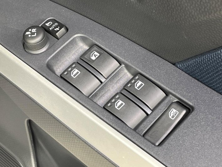 2021 Daihatsu Toll 4BA-M900S (UW-6a068e0b2f896)[15]