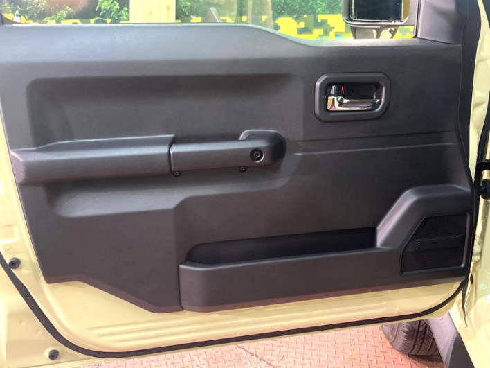 2025 Suzuki Jimny Nomad 3BA-JC74W (UW-6a068e0eeab3b)[13]