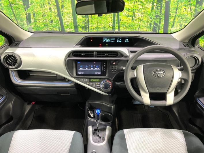 2014 Toyota Aqua DAA-NHP10 (UW-6a068e49b65bf)[20]