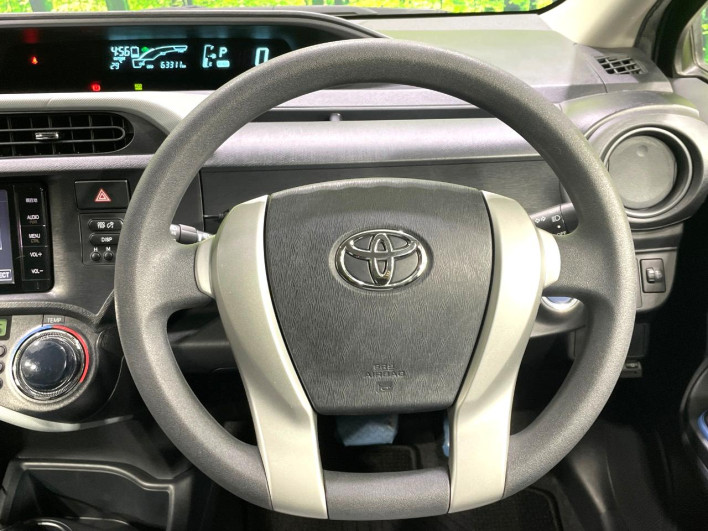 2014 Toyota Aqua DAA-NHP10 (UW-6a068e49b65bf)[21]